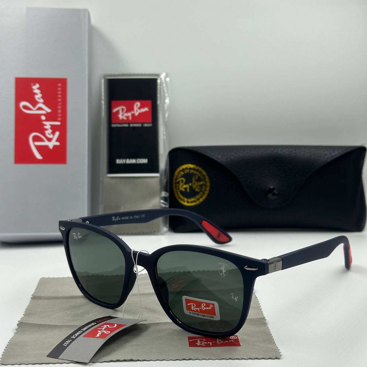 Lunettes de soleil Ray-Ban Ferrari