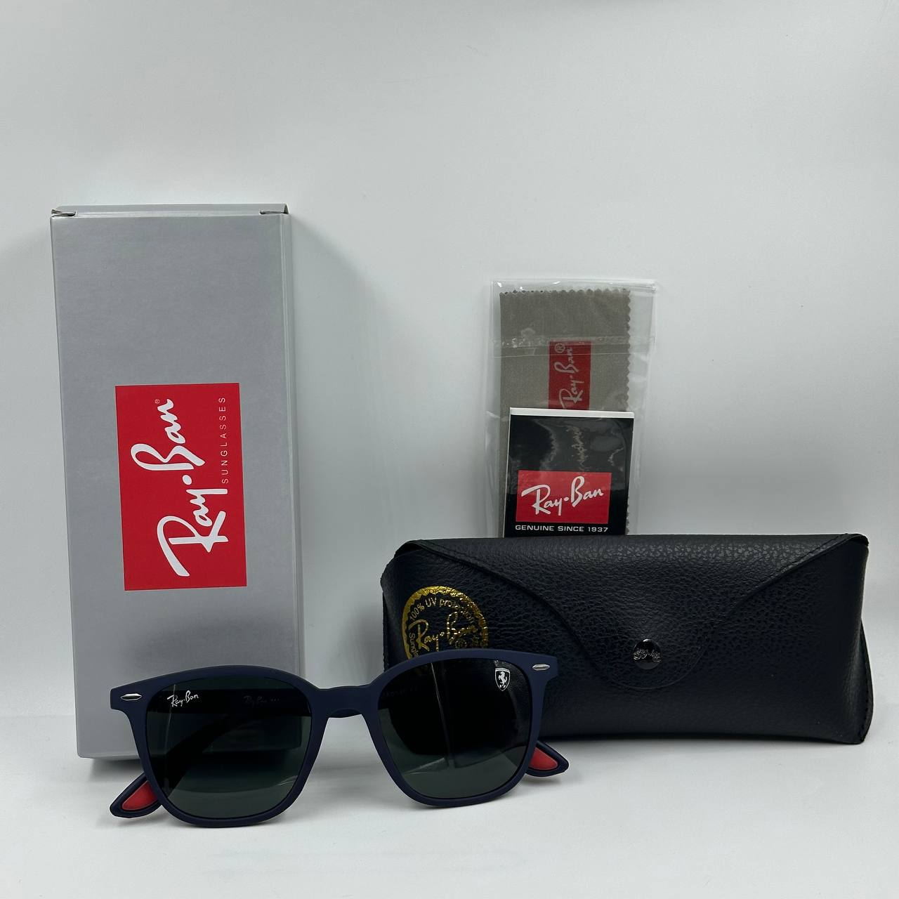 Lunettes de soleil Ray-Ban Ferrari